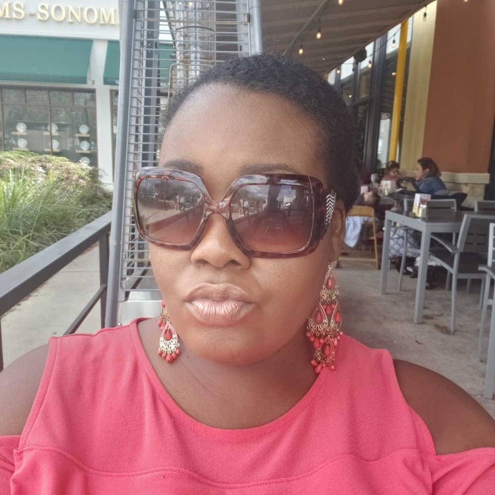 Meet your Posher, Crystal